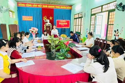 Ngày 21/11/2025 Trường MN Hành Đức họp xét, kiểm điểm, đánh giá, xếp loại, Đảng viên năm 2025